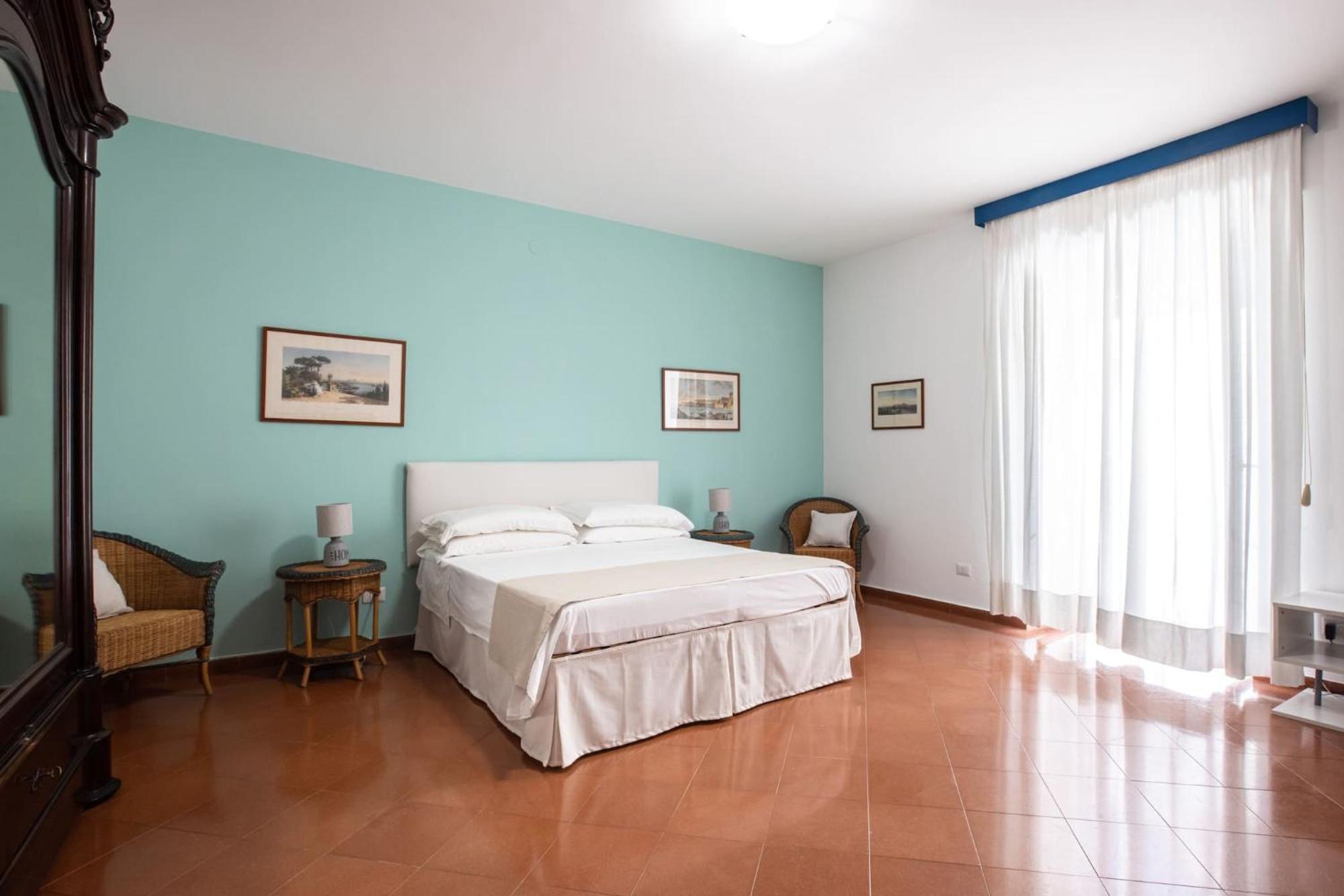 Sorrentovibes - New With Balconies In Center *